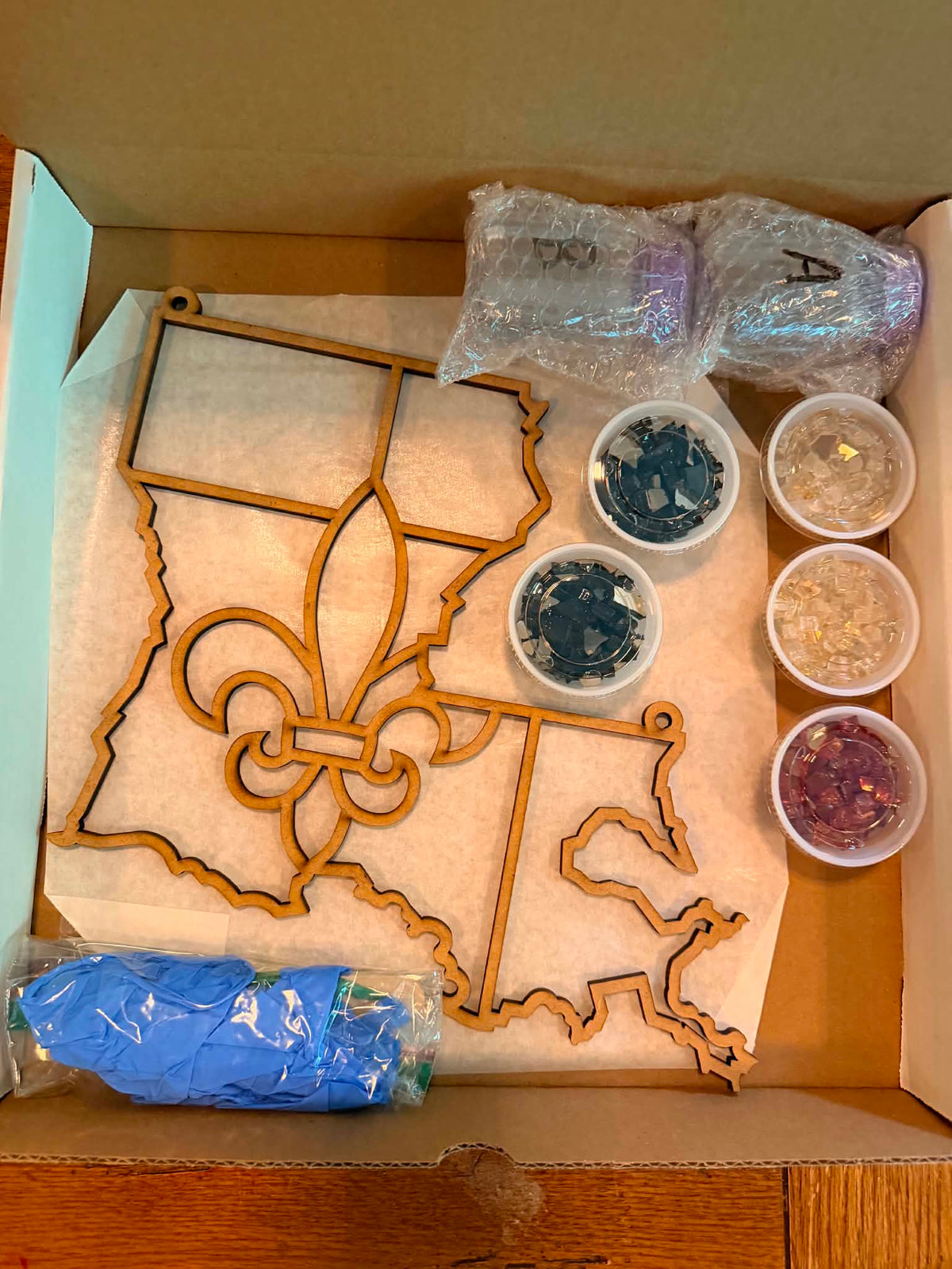 DIY Louisiana Crushed Glass Suncatcher